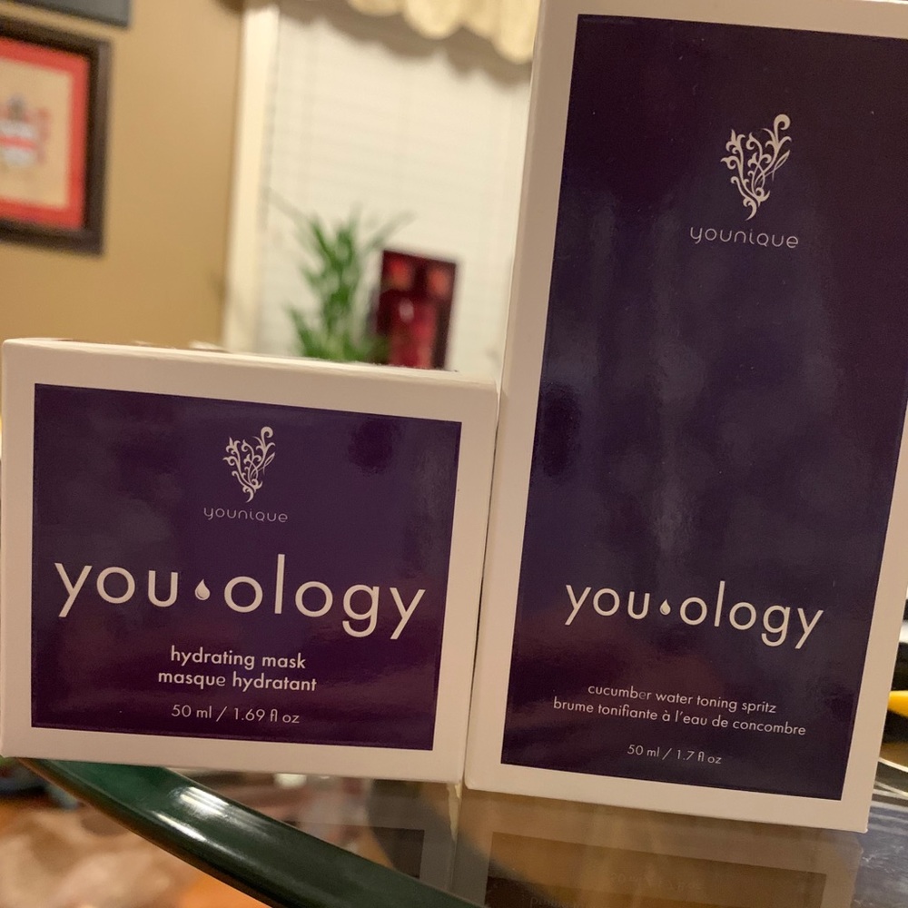 younique hydrating mask & toning spritz